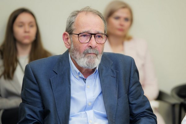 Евгений Креславский, институт «Новые возможности»