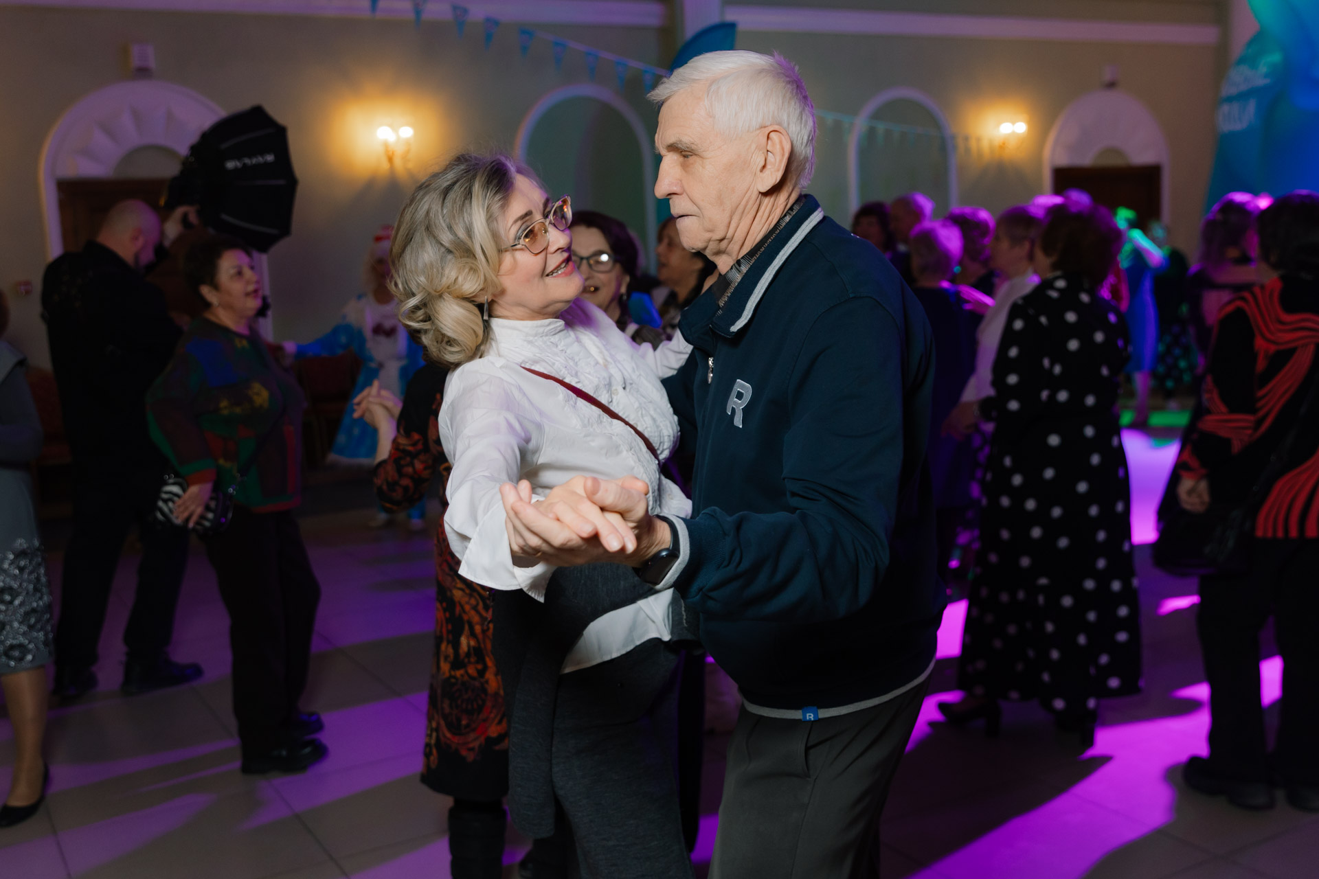 «Новые люди» развивают проект активного долголетия «Жить по-новому»