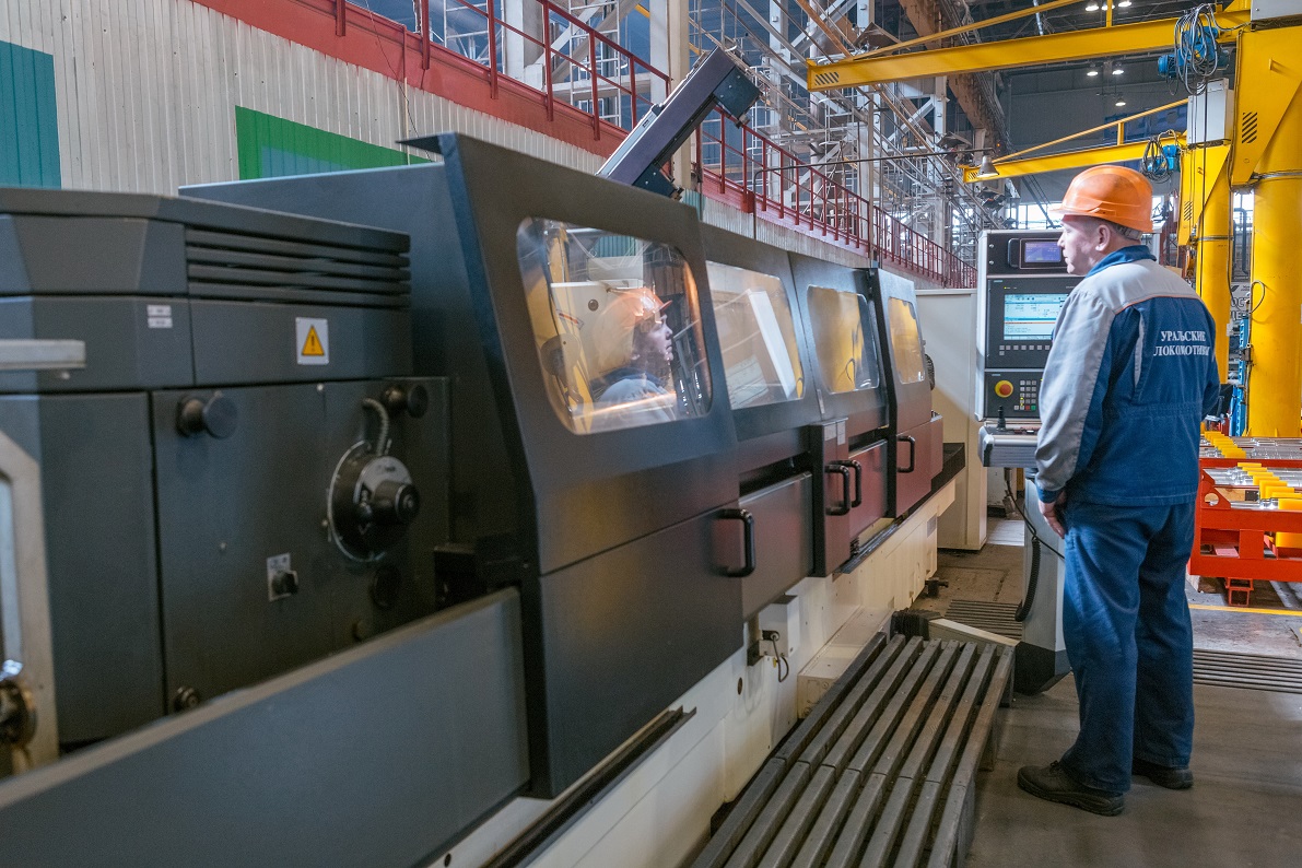 Завод «Уральские локомотивы» — лучший по производительности труда
