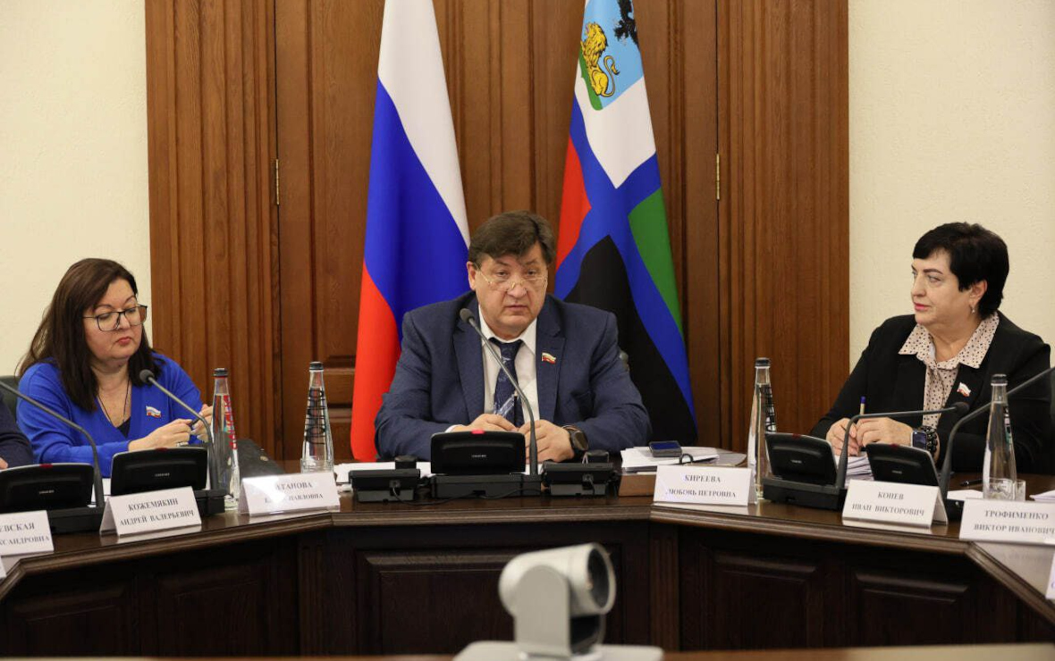 Елена Батанова, Юрий Клепиков, Любовь Киреева