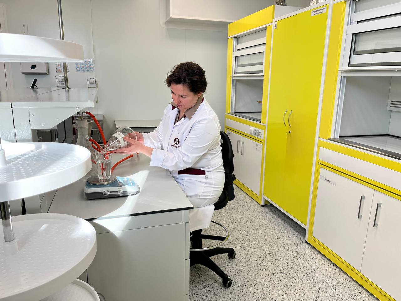 Больше чем аптека: НОФ возродила формат производственных аптек