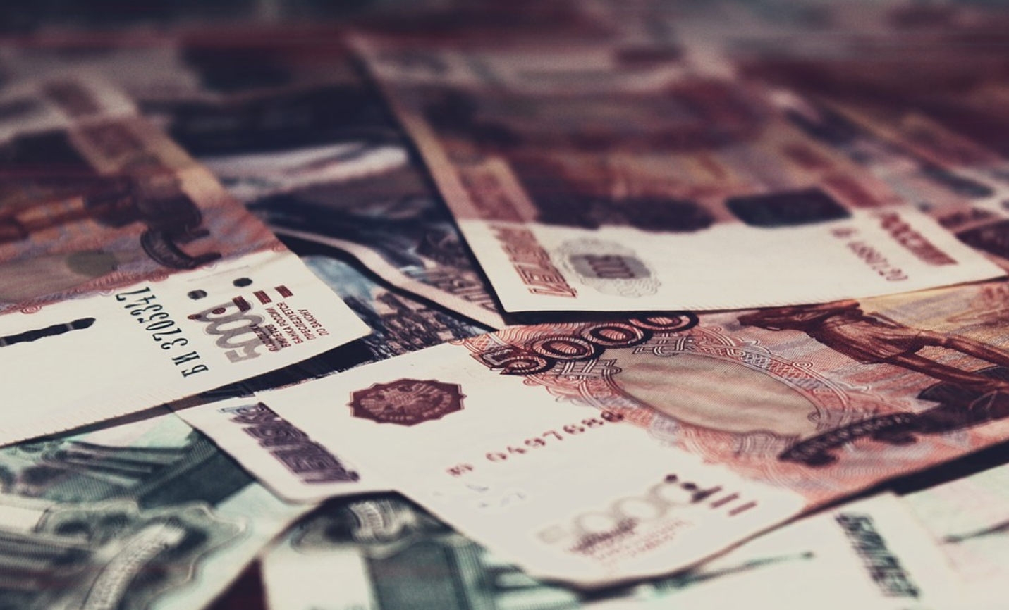 ВТБ нарастил портфель привлеченных средств физлиц до 5 трлн рублей