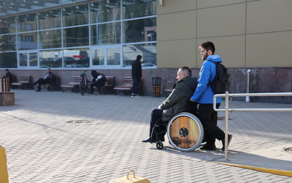 «Единая Россия» проверила доступную среду на ж/д вокзале в Уфе