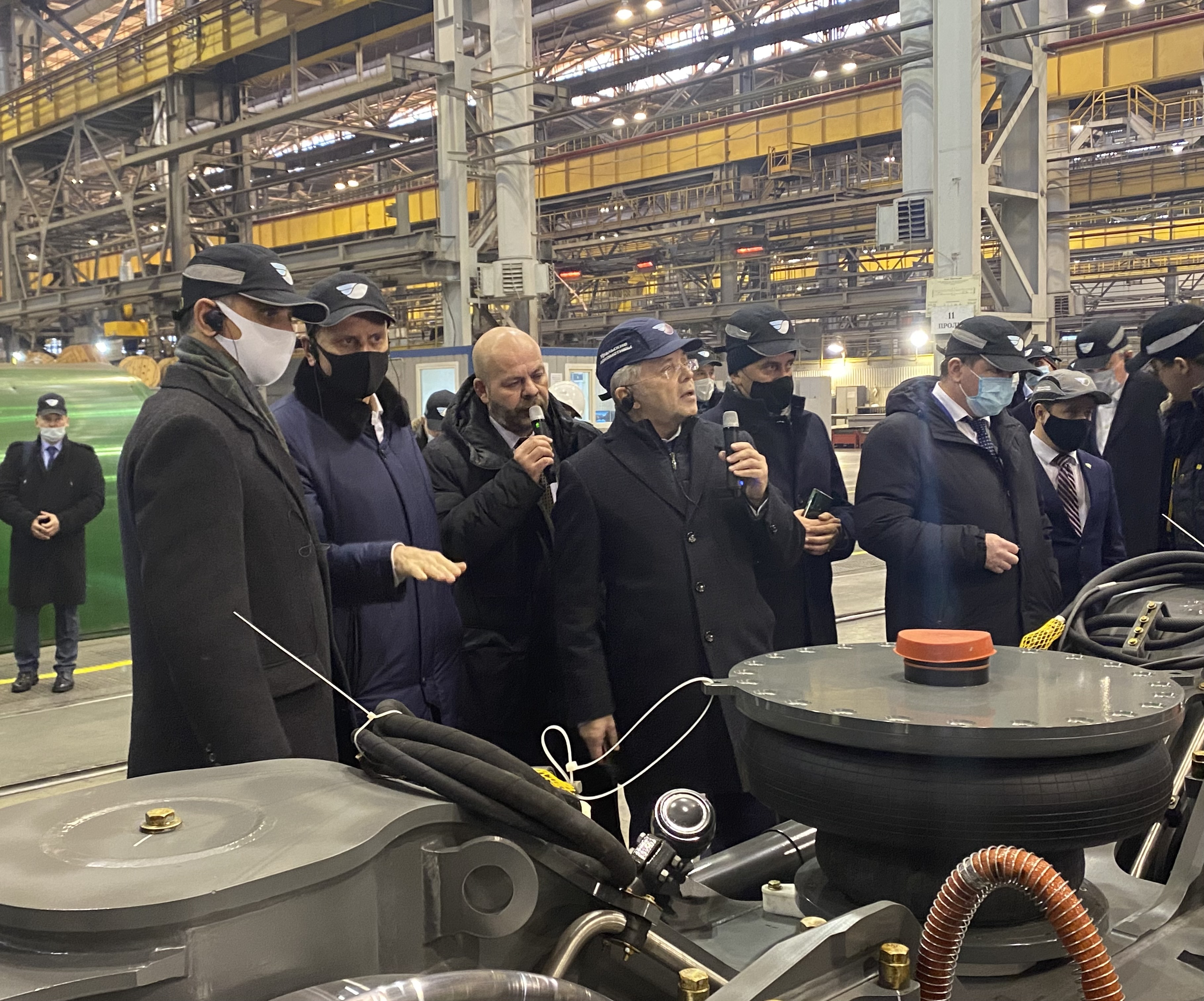 Российско-пакистанская делегация посетила «Уральские локомотивы»