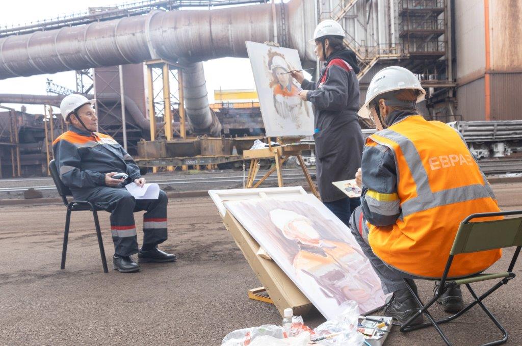 Художникам позирует Михаил Иосипович Аршанский