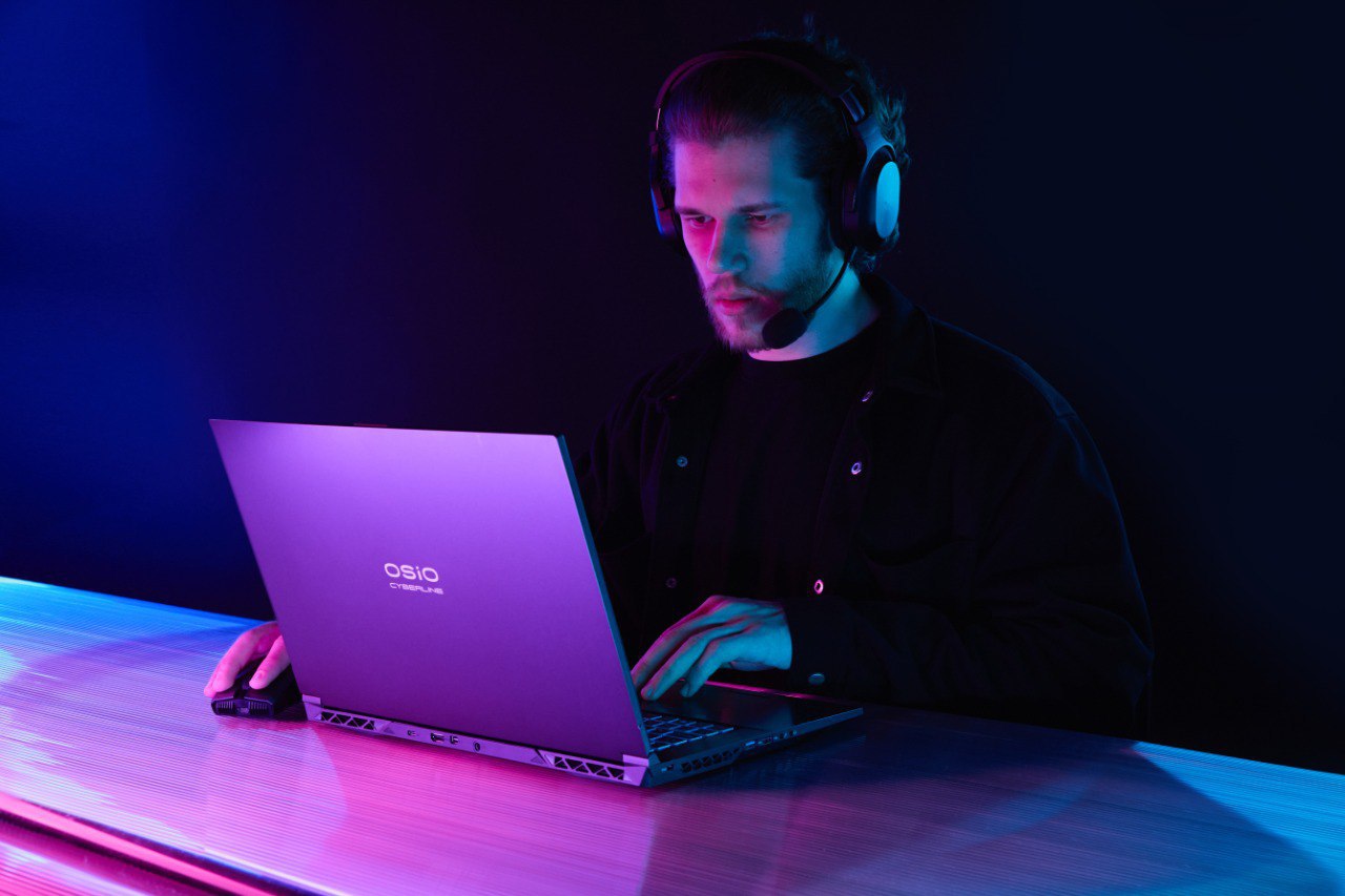 Фото: Ноутбук OSIO CyberLine, пресс-служба ICL Техно