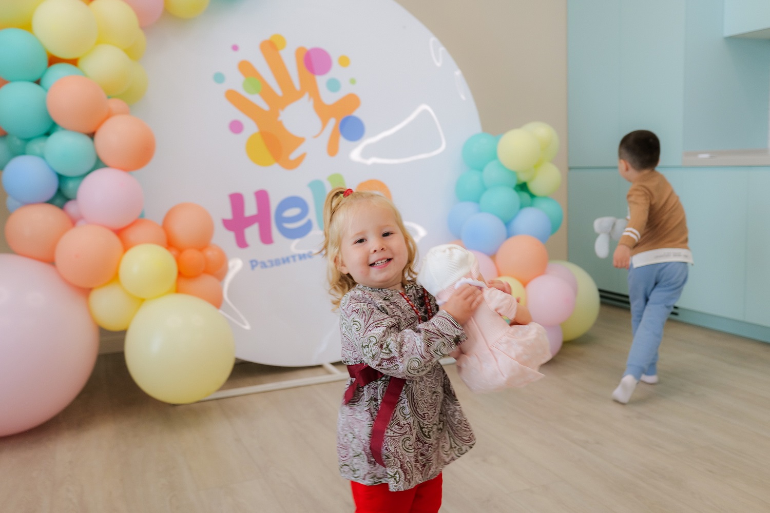 В Новосибирске открылся уникальный билингвальный детский центр 