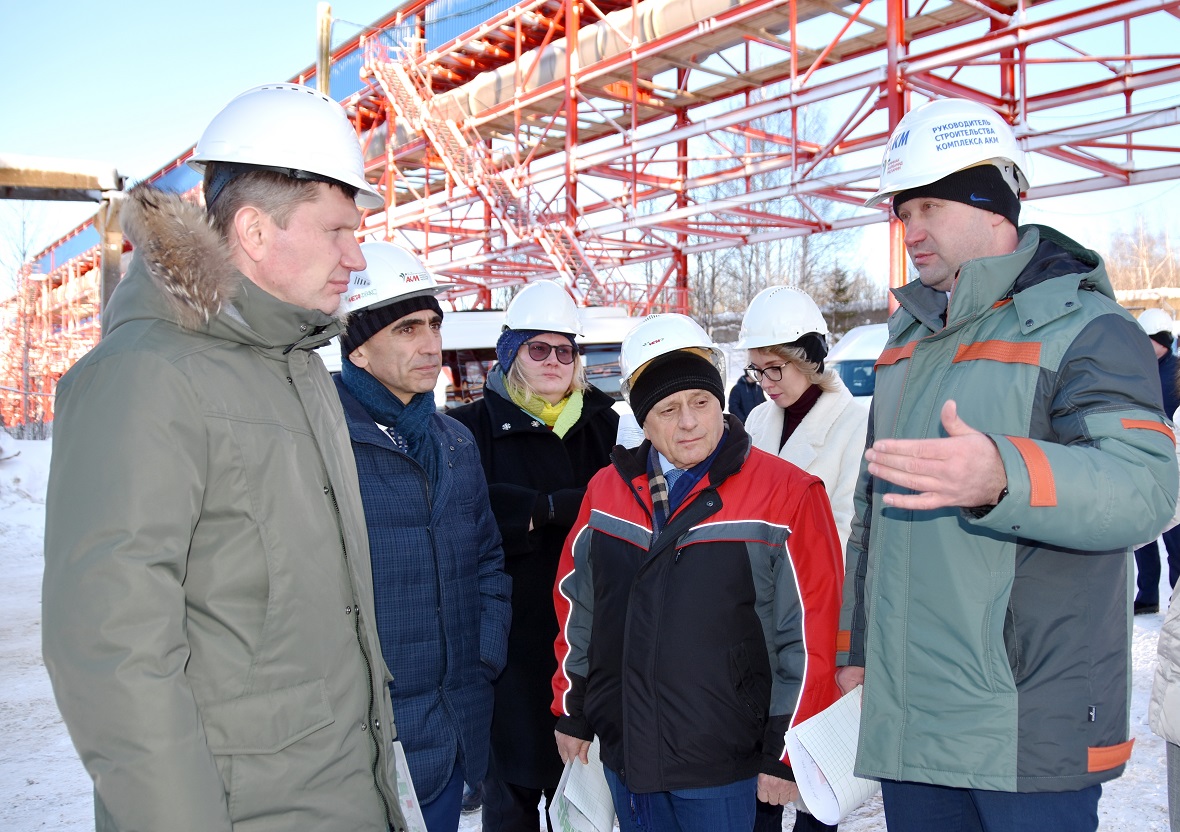 Губернатор посетил стройплощадку комплекса АКМ компании «Метафракс»