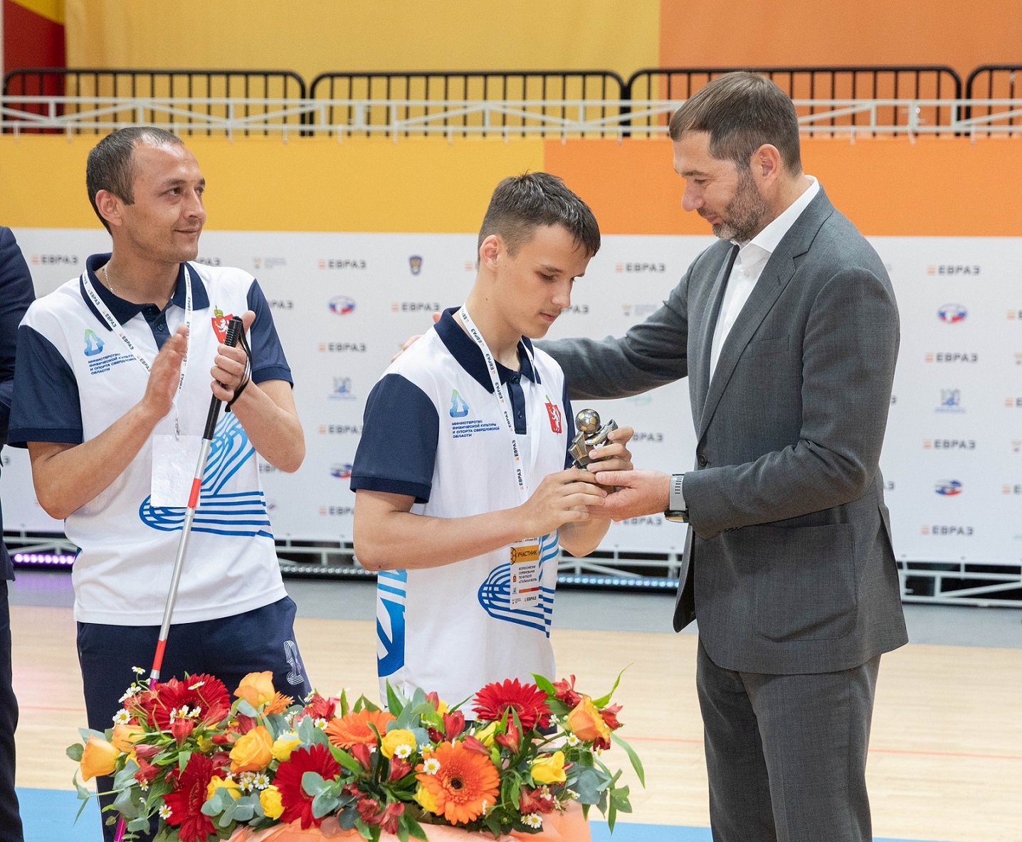 Второй год при поддержке ЕВРАЗа и лично Дениса Новоженова на Урале проводится турнир по футболу среди людей с ДЦП.