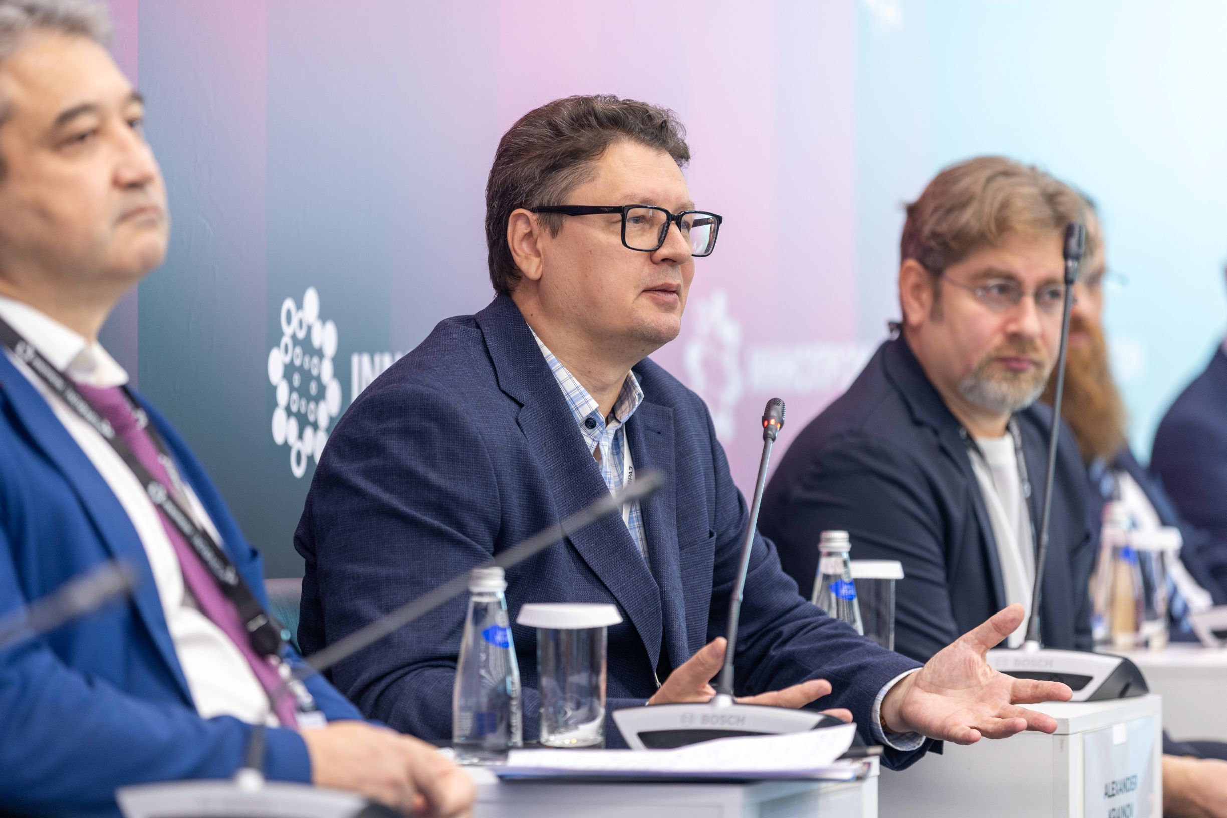 Вице-президент ЕВРАЗа по ИТ Артем Натрусов представил на Иннопроме результаты внедрения цифровых сервисов