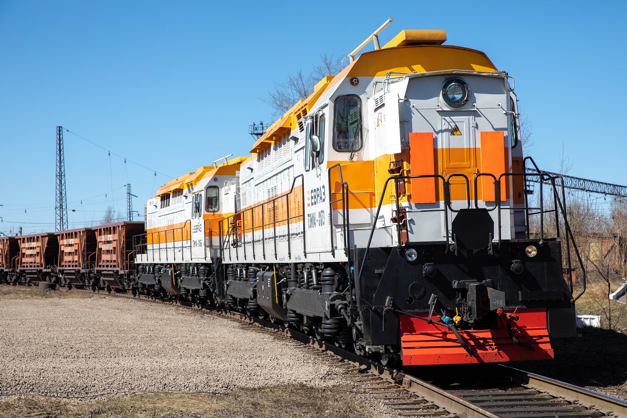 ЕВРАЗ НТМК переходит на более экологичную железнодорожную технику