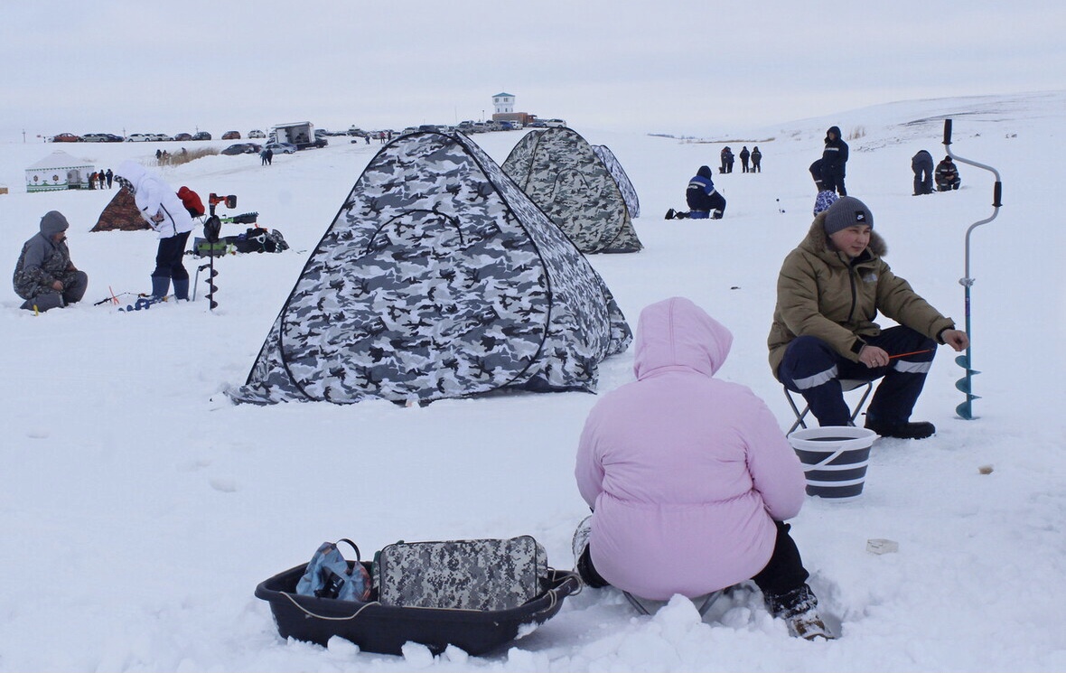 На соревнованиях сотрудники «Башмеди» поймали 30 кг окуней и плотвы