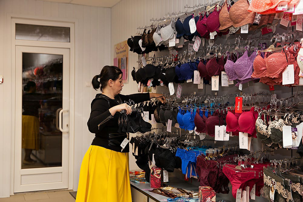 Анастасия начала свой бизнес с небольшого магазина  в Красной Яруге.

(Фото: пресс-служба «Лаборатории Касперского»)