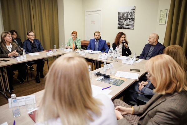 Участники дискуссии