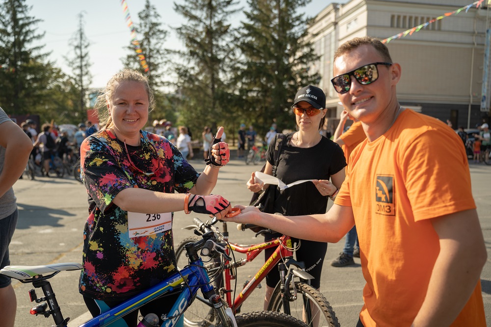 Более 1000 жителей Орска приняли участие в благотворительном велопараде 
