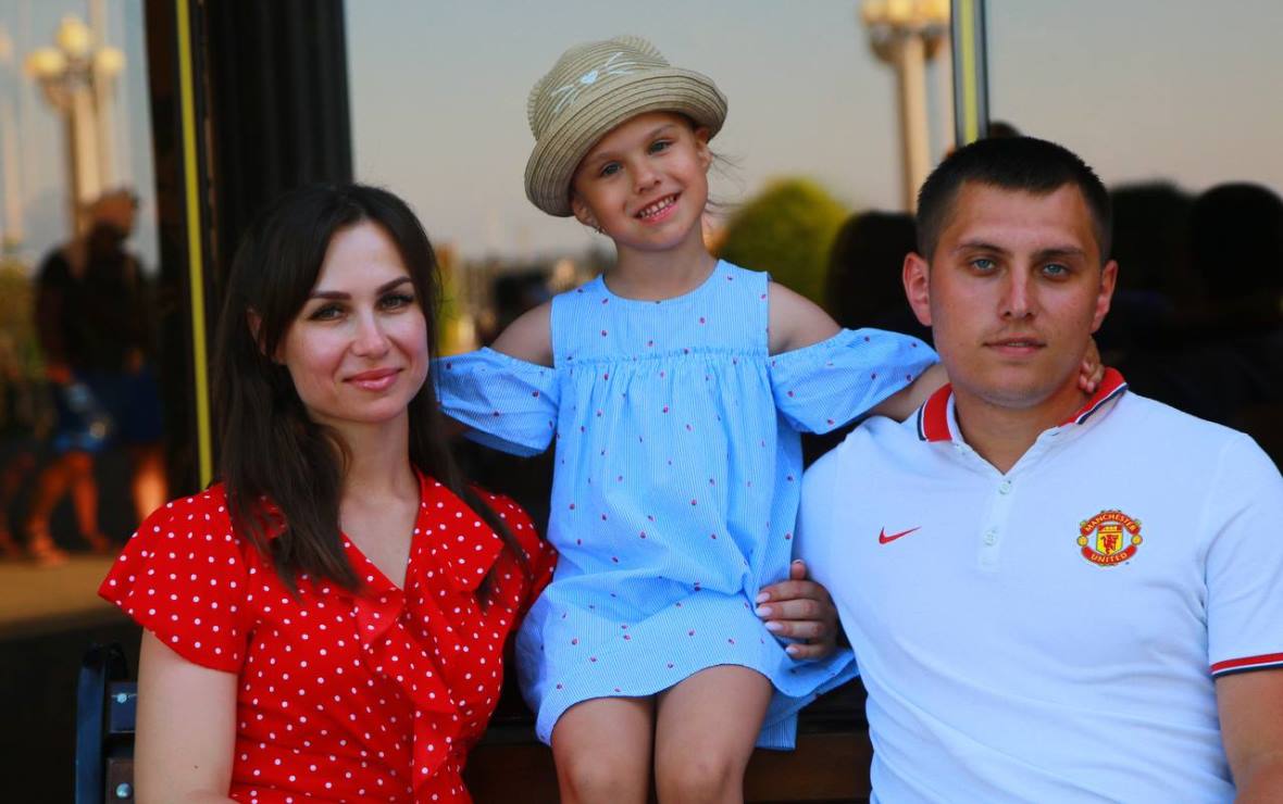 Виктория Чернова с семьей (Фото: пресс-служба АПХ «Мираторг»)