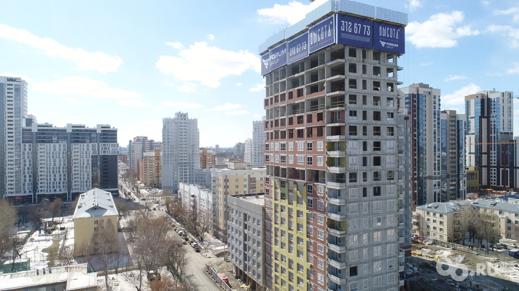 У «Екатеринбург Арены» продолжается строительство дома с «зеленой» крышей