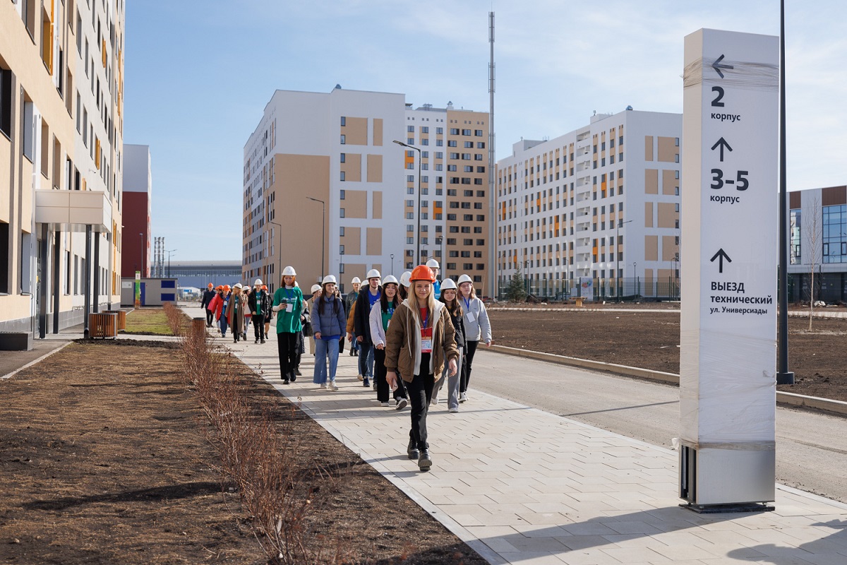 «Синара-Девелопмент» показала российским школьникам будущий кампус УрФУ 