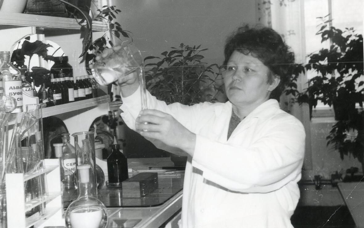Начальник производственной лаборатории Раиса Маркова, 1996 год
