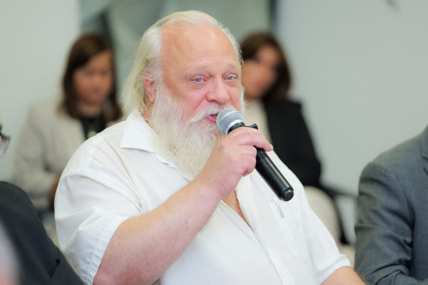 Виктор Писарев, НОУ «Частная школа «Взмах»