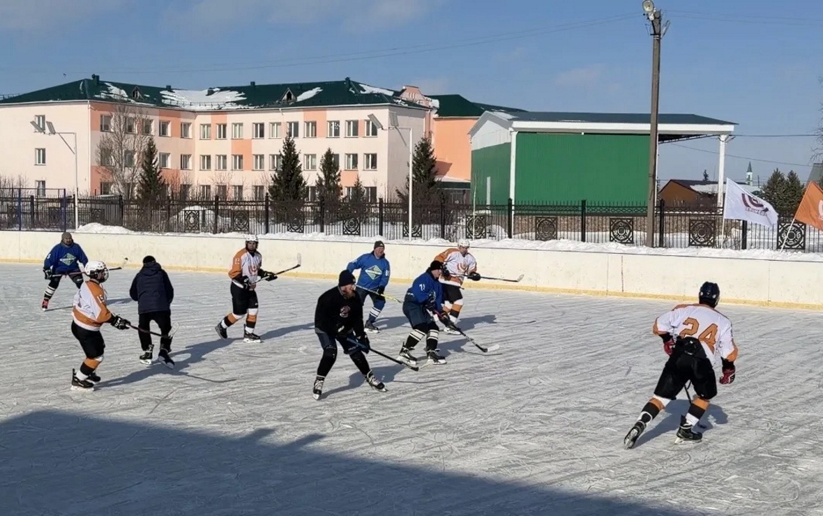 Хоккеисты «Башмеди» победили в хоккейном турнире в Хайбуллинском районе