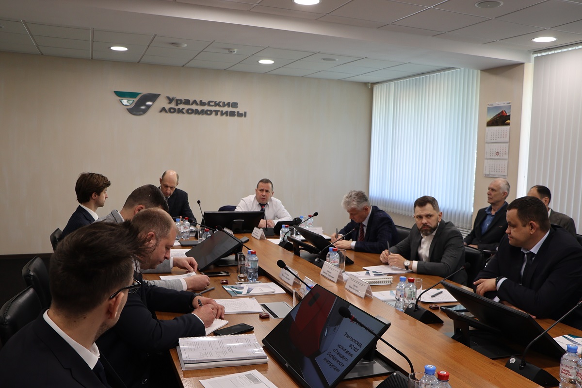Комиссия приняла новый двухсистемный электропоезд «Финист»