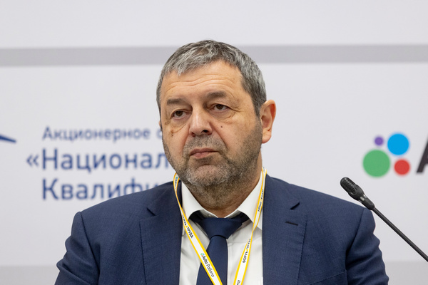 Дмитрий Чернейко, Комитет по труду и занятости населения 