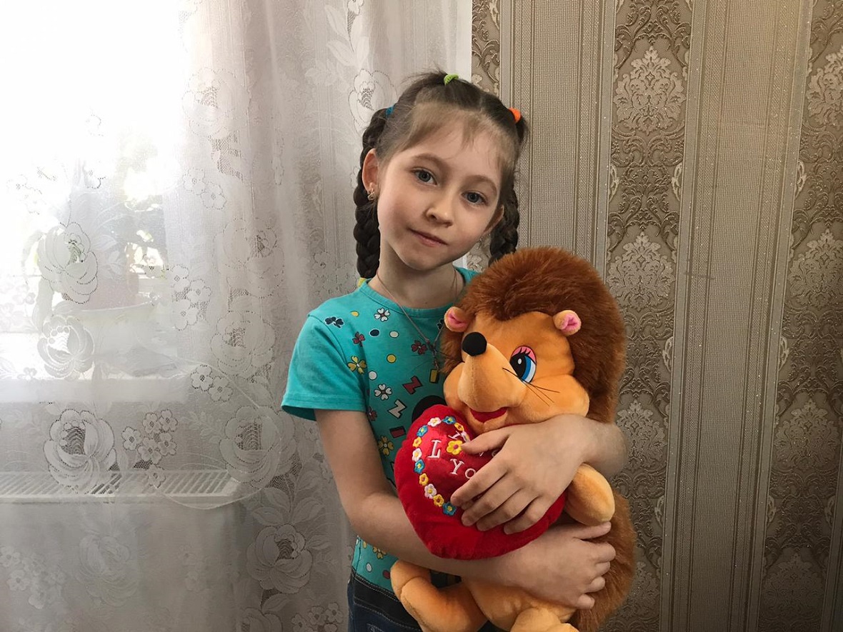 6-летней Полине требуется 114 800 рублей на лечение