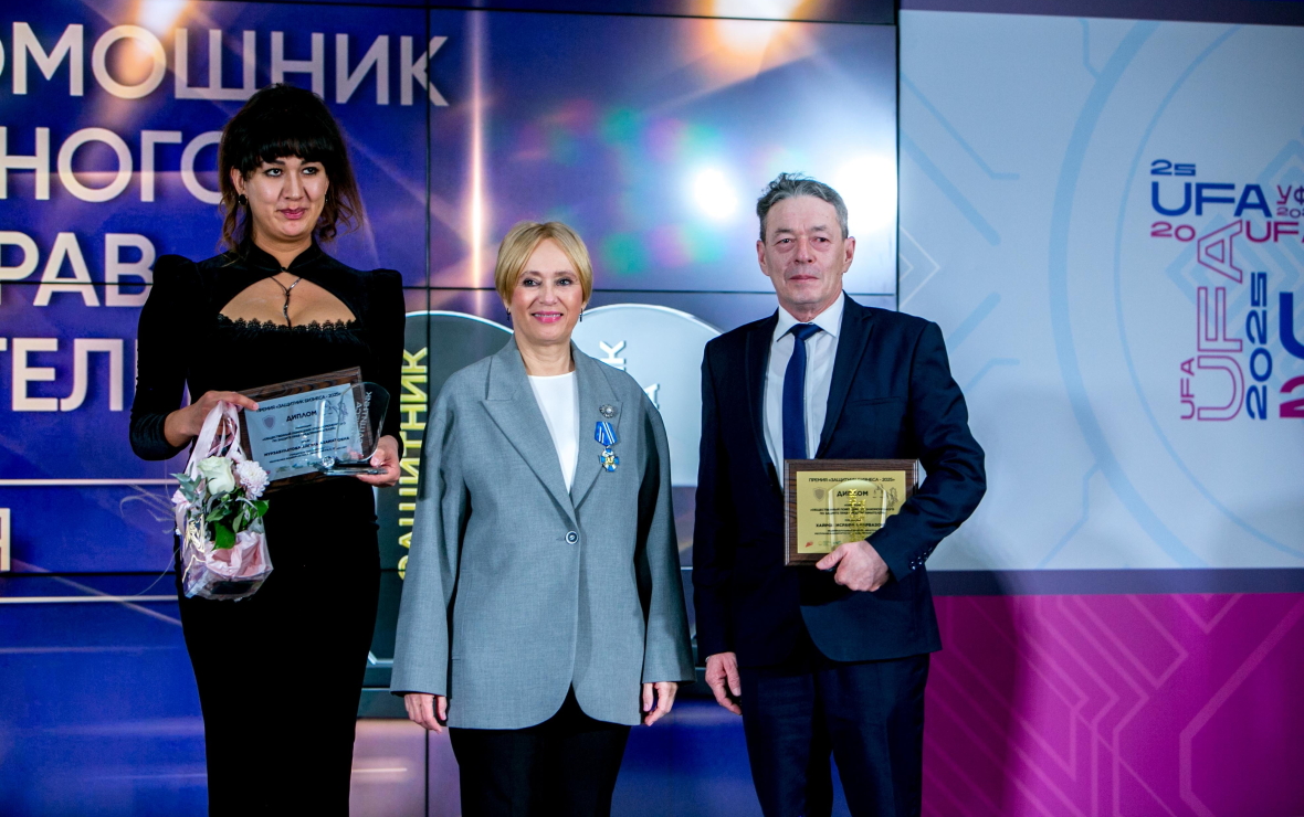 Слева направо: учредитель ООО «Урман+» Айгуль Мурзабулатова, Уполномоченный по защите прав предпринимателей в РБ Ирина Абрамова и предприниматель Исрафил Хайров