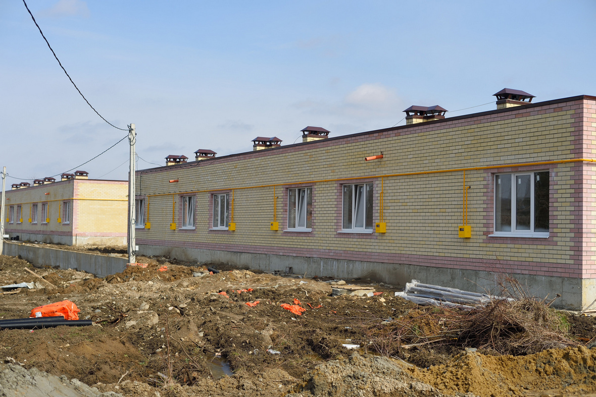 Глава Адыгеи посетил строительство домов для людей из аварийного жилья