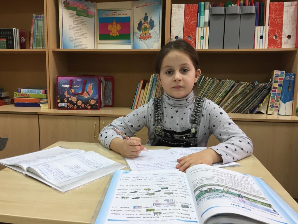 Восьмилетней Лизе нужно 172 503 рубля на слуховые аппараты