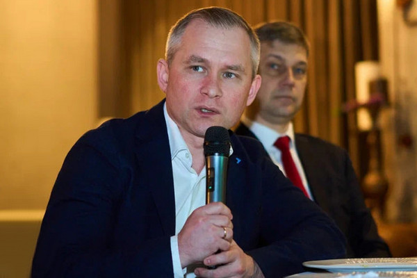 Айдар Гениатуллин, Группа «Самолет»