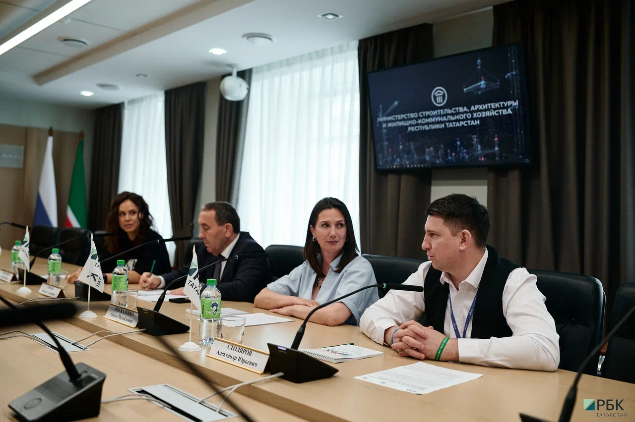 На фото (слева направо): Елена Фаттахова, Ильшат Гимаев, Ольга Москаленко, Александр Столяров
