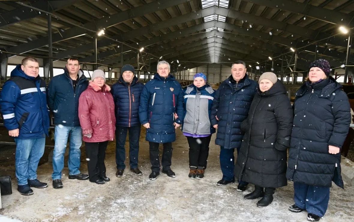 Руденя и Парфенчиков оценили работу нового животноводческого комплекса