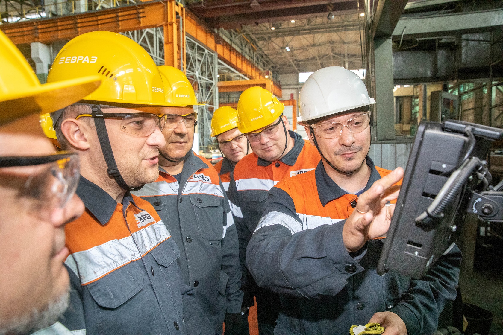 ЕВРАЗ НТМК провел межзаводскую школу для ремонтников-металлургов