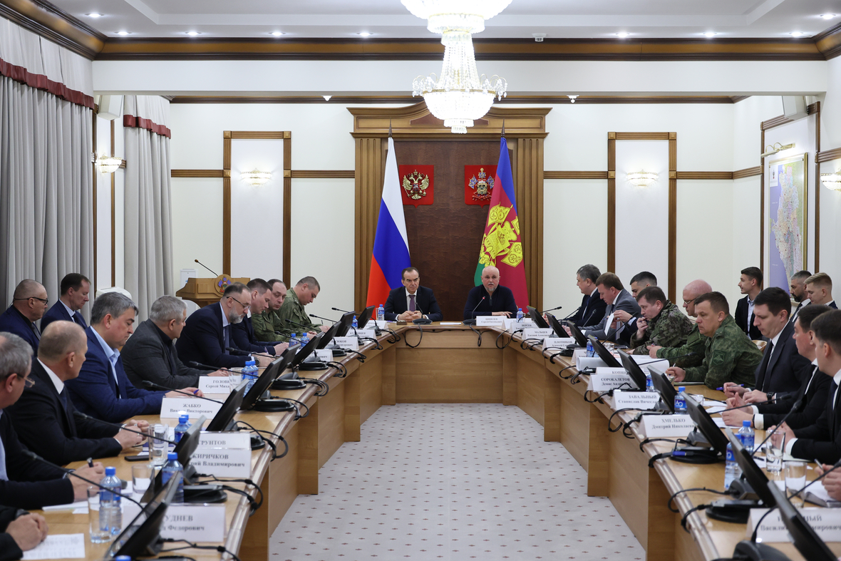Фото: пресс-служба администрации Краснодарского края.
Во время рабочего визита министра энегетики России С. Цивилева в Краснодарский край, апрель 2026 г.