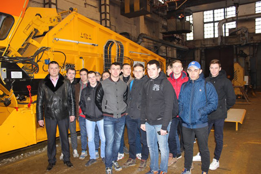 Завод «Калугапутьмаш» посетили студенты Московского государственного университета путей сообщения
