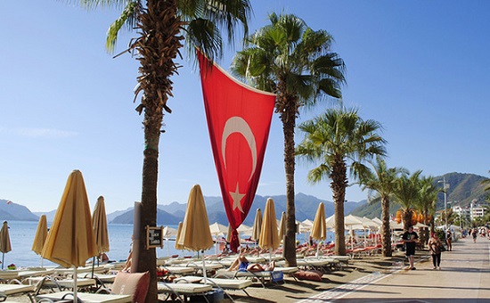 Конец «золотого года»: чем грозит курортам возвращение чартеров в Турцию