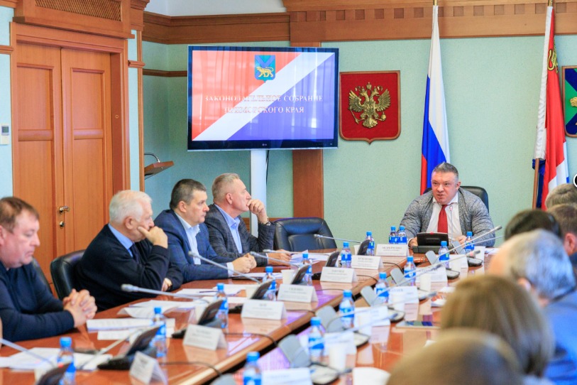 Фото: пресс-служба Законодательного собрания Приморского края