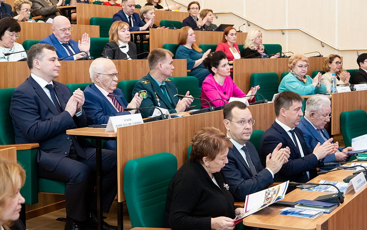 В Екатеринбурге открылся IV Уральский экономический форум