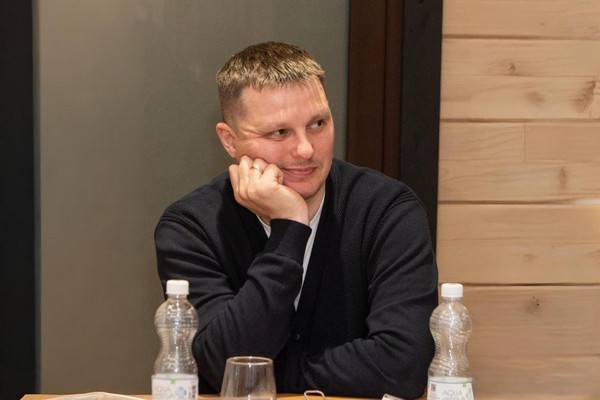 Илья Курбатов, Devision