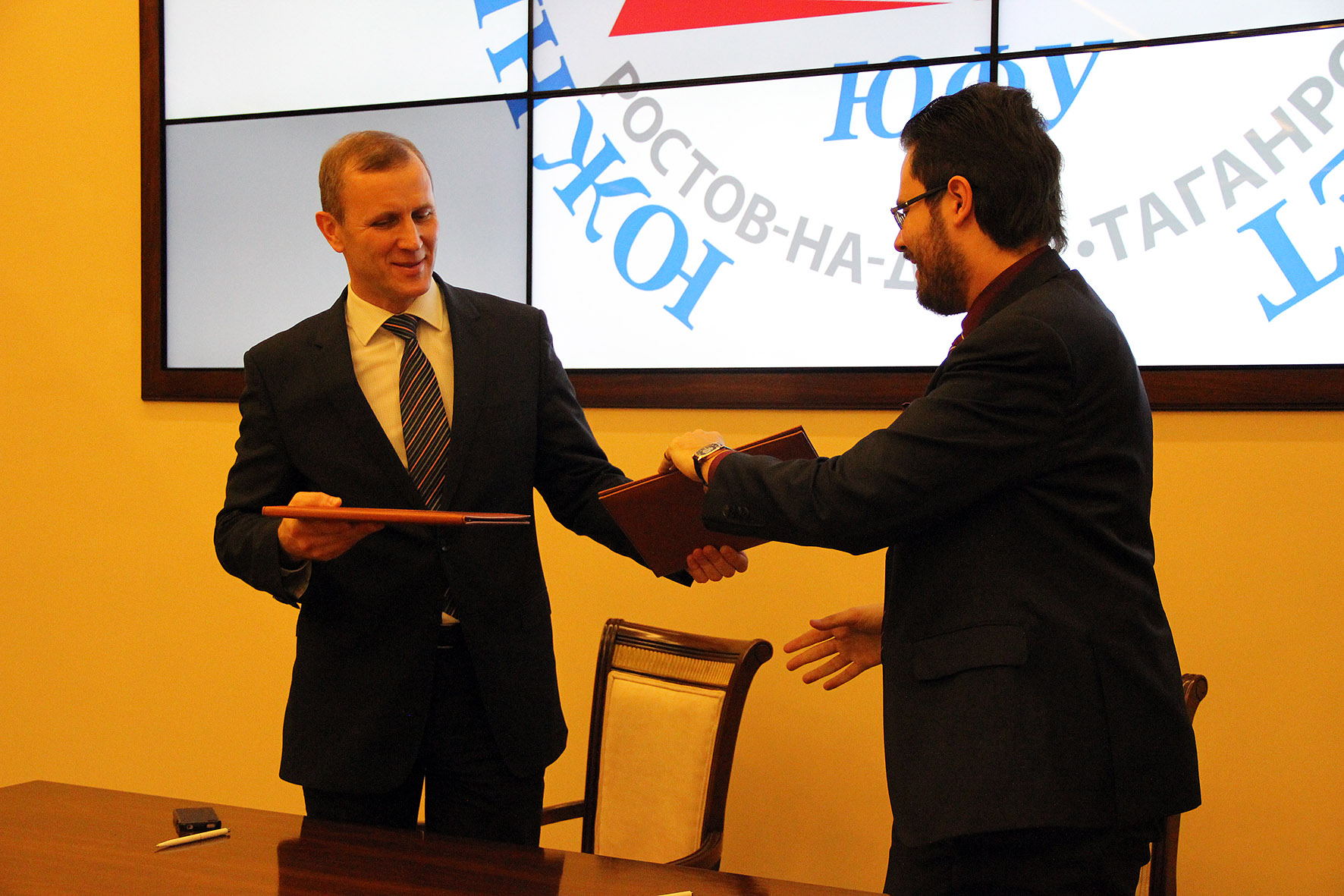Авиакомпания ДОНАВИА подписала соглашение о сотрудничестве с Южным Федеральным Университетом