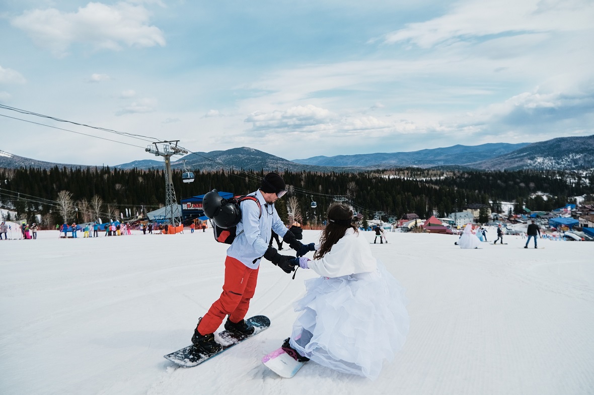 фото Свадебного спуска» предоставлено организаторами фестиваля Grelka Fest на курорте «Шерегеш» , Горная Шория