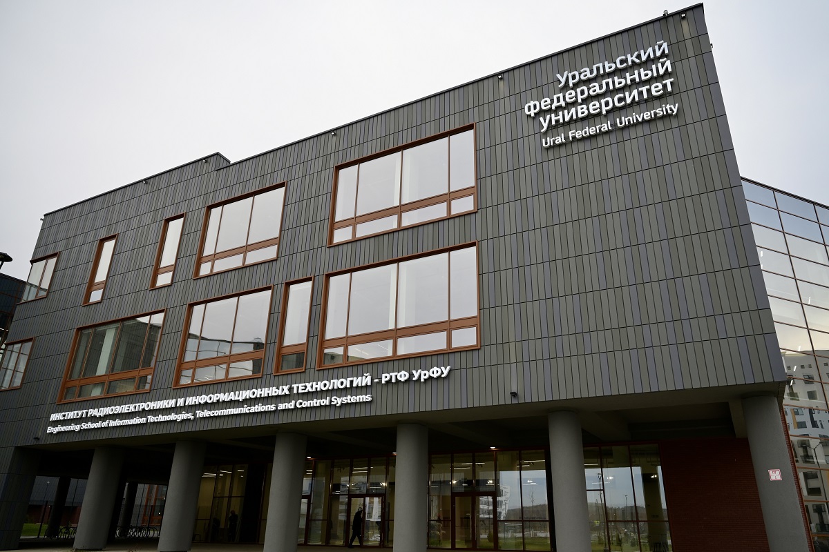 Денис Паслер оценил готовность второй очереди кампуса УрФУ