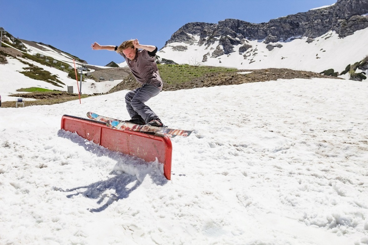 Курорт Красная Поляна продлил действие зимних сезонных ски-пассов на лето