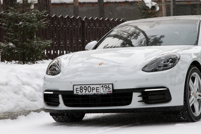 Зажмурься, не дыши: чем шокирует новый Porsche Panamera 4S