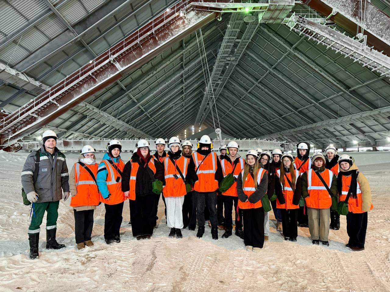 «Азот» принял участие в очередной смене профориентационного лагеря