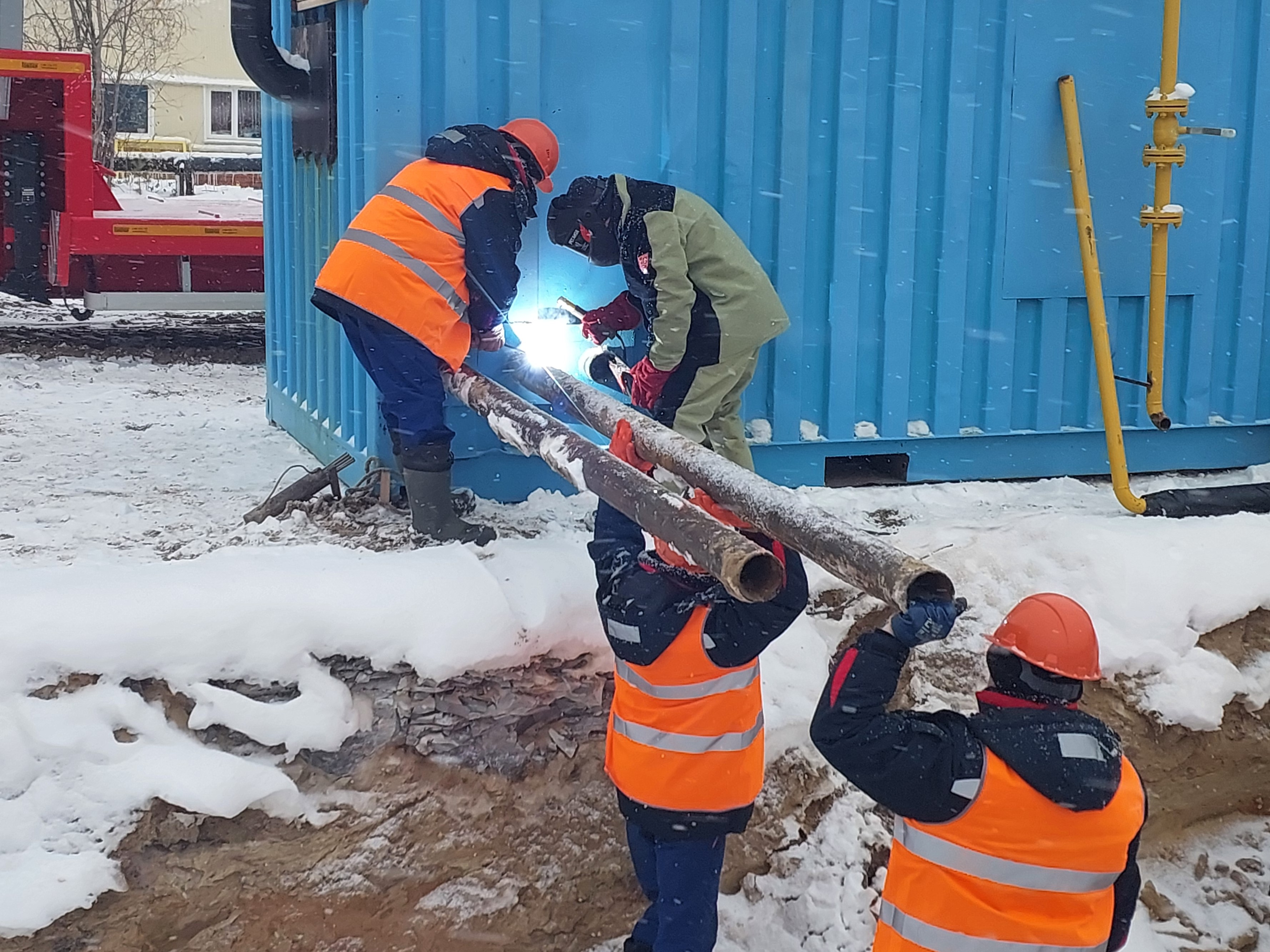 Ноябрьские коммунальщики показали своё мастерство в условиях ЧС