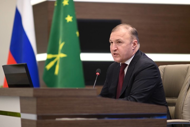 В Адыгее прошло совещание по вопросам реализации послания Президента РФ