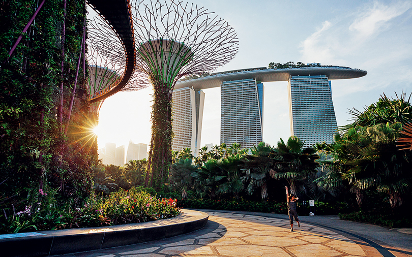 Marina Bay Sands не самый высокий («всего» 200 м), но один из самых известных небоскребов Сингапура